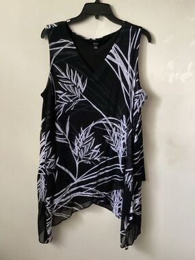 Alfani Black & White Botanical V-Neck Sleeveless Tunic